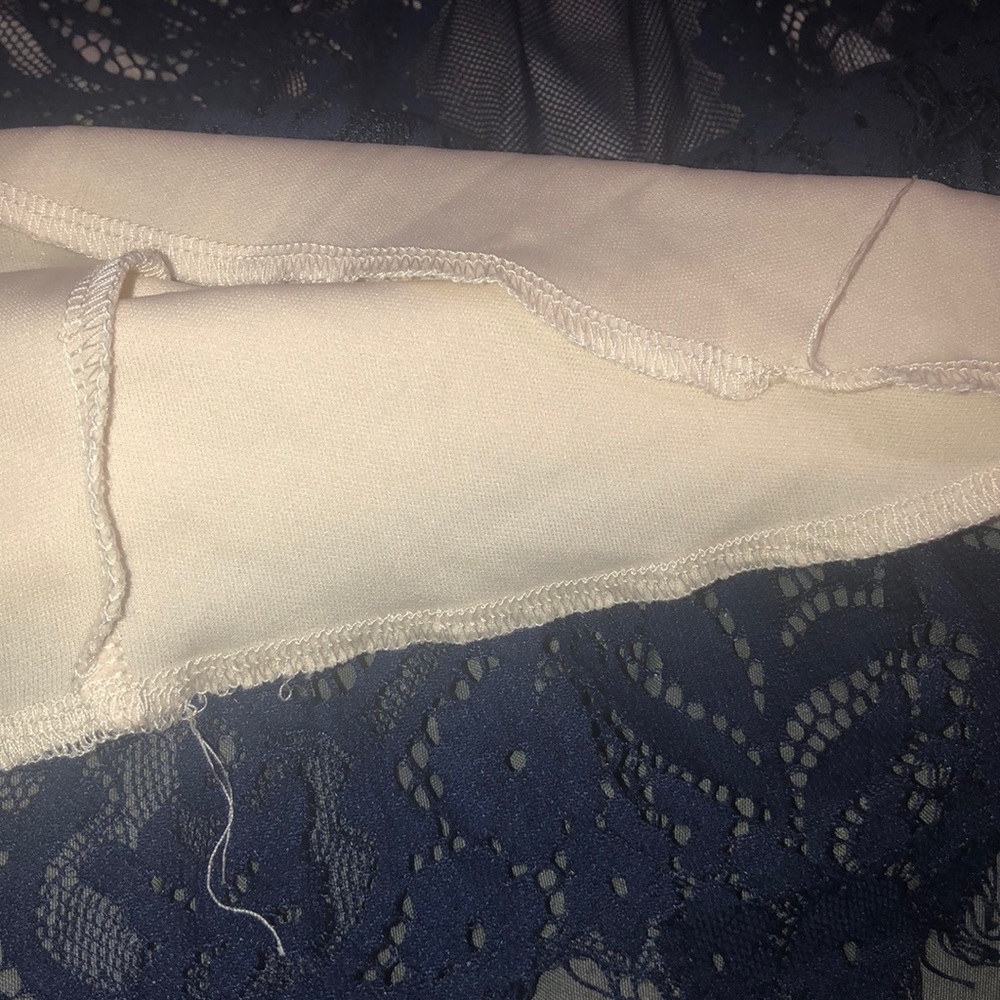 Navy Lace Overlay Sleeveless Top L - Picture 3 of 4